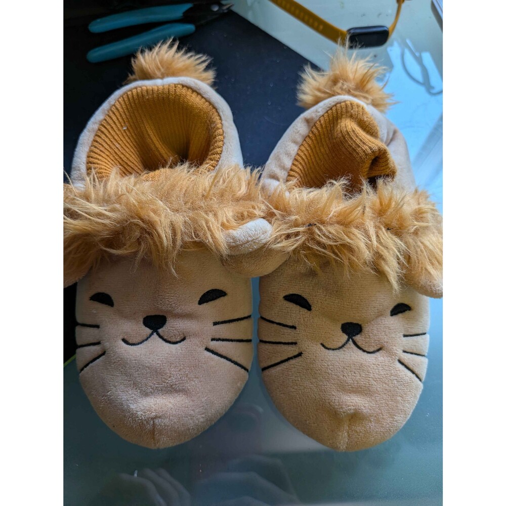 Lion Face Plush Slippers Novelty House Shoes Faux Fur Mane Knit Cuff Tan Booties